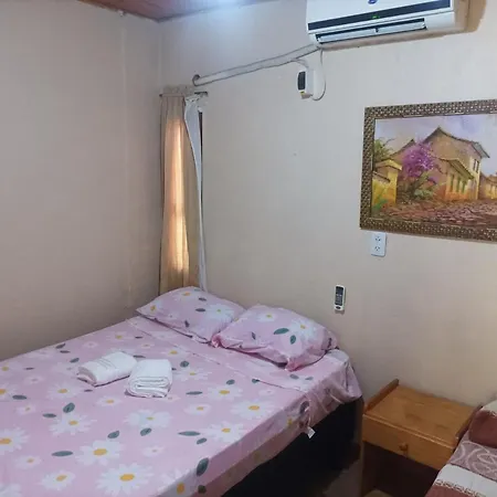 Apartamento Departamentos Urquiza Puerto Iguazú Exterior foto